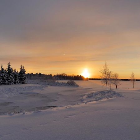 Hotelli Kultainen Joutsen Kuusamo Exteriör bild