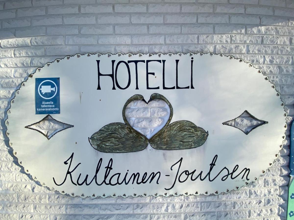 Hotelli Kultainen Joutsen Kuusamo Exteriör bild