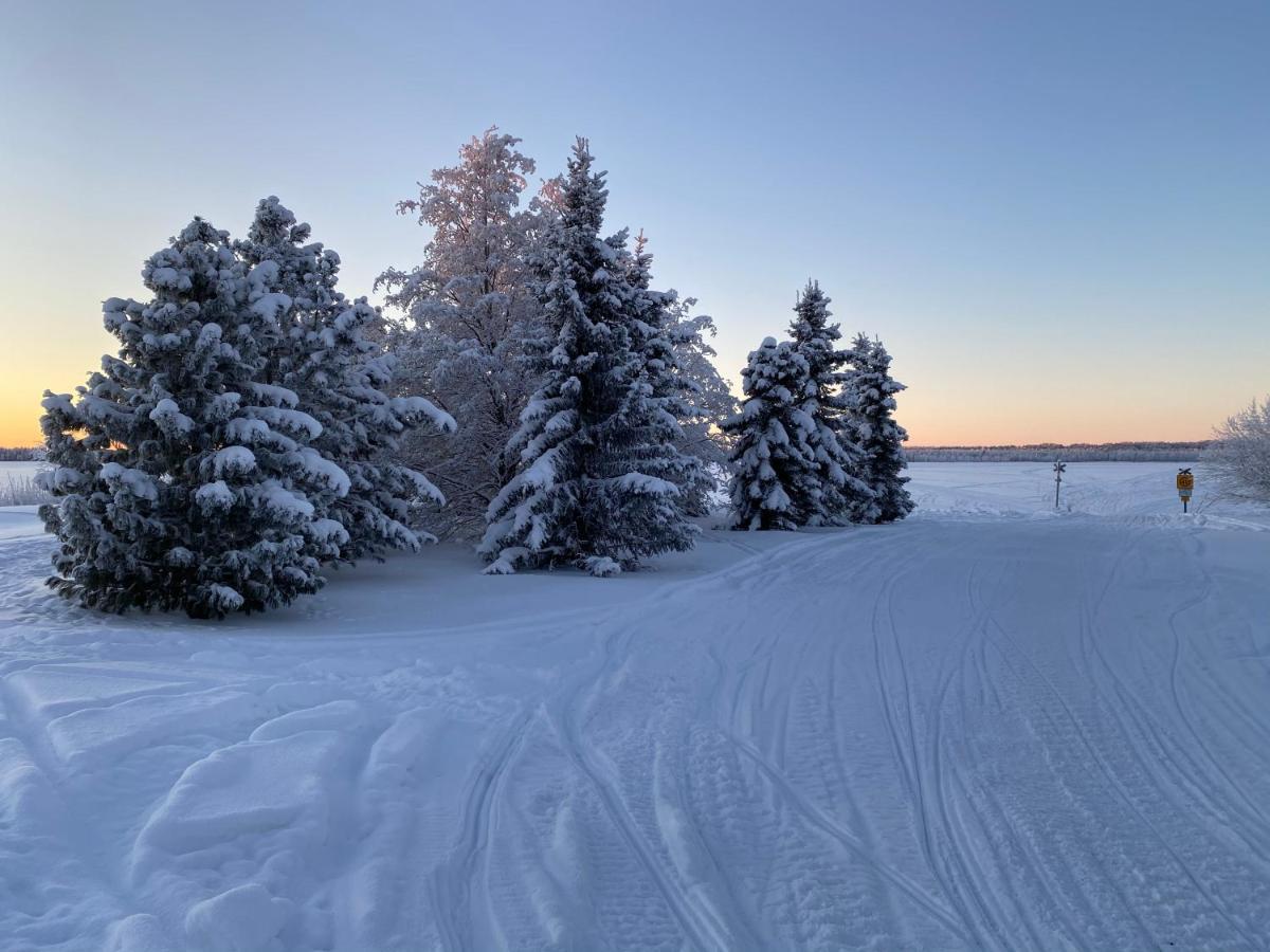 Hotelli Kultainen Joutsen Kuusamo Exteriör bild