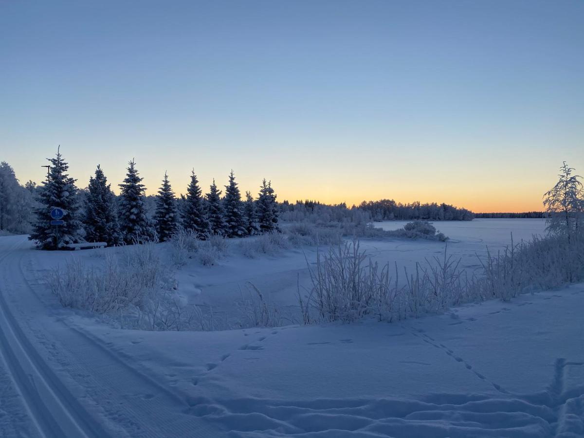 Hotelli Kultainen Joutsen Kuusamo Exteriör bild